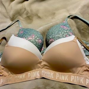 Victoria Secret Pink bra’s